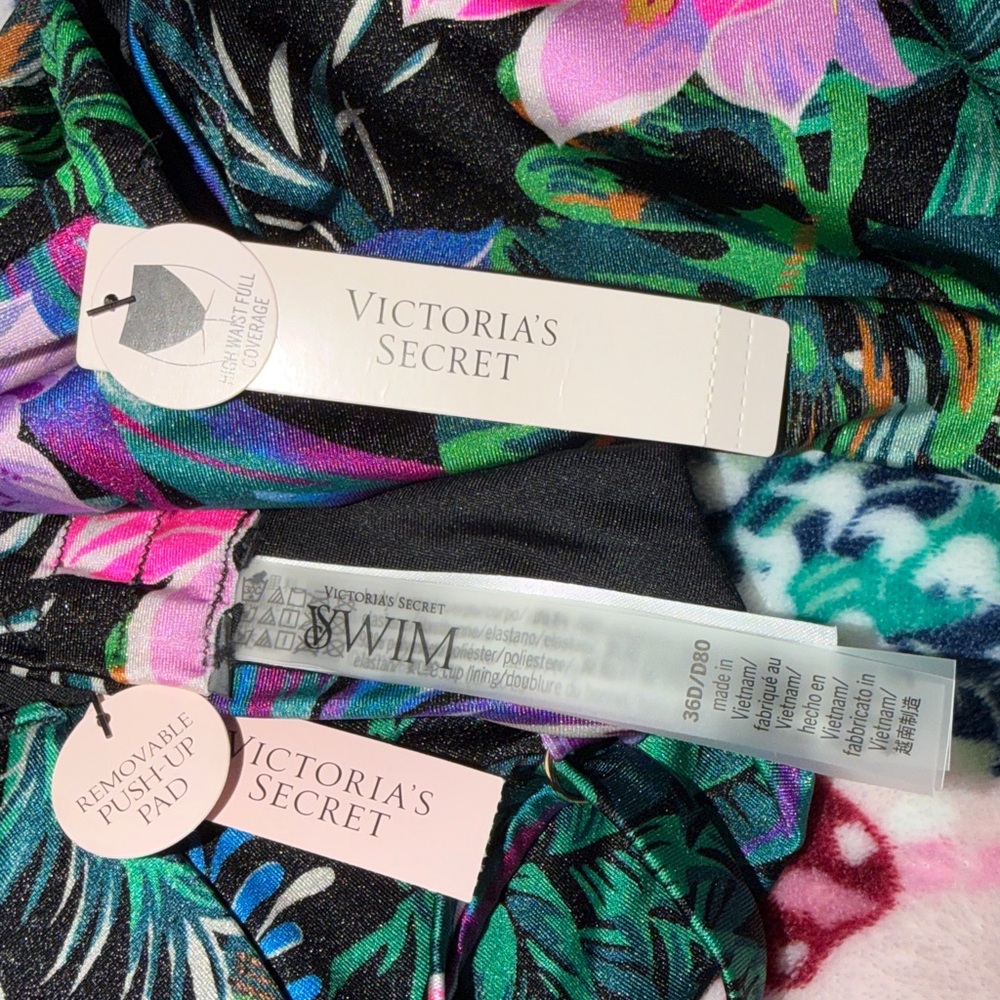Victoria's Secret Swim
Mix & Match Twist Push-Up Bikini & Bottom - Picture 5 of 6